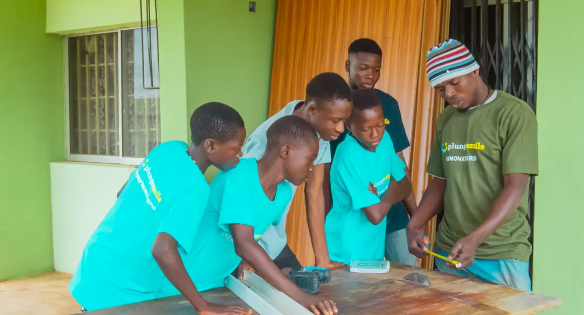 Volunteer Image 6